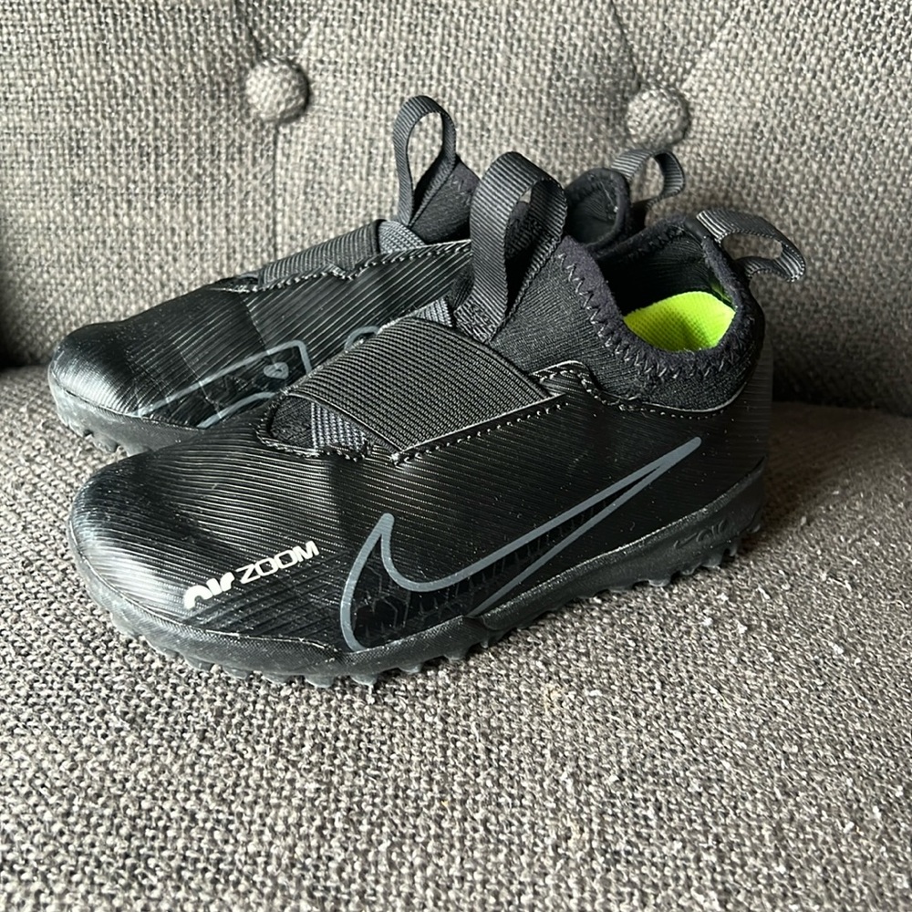 Nike toddler Turf shoes